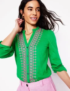 T-shirts & Tops | Oberteile | Boden Bestickte Bluse mit Rüschenausschnitt-Grünes Tamburin GrünesTamburin