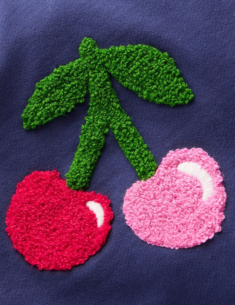 Hoodies & Kapuzenpullis | Oberteile & T-shirts | Boden Bouclé-Sweatshirt mit Grafik-Steuerbordblau Kirschen SteuerbordblauKirschen