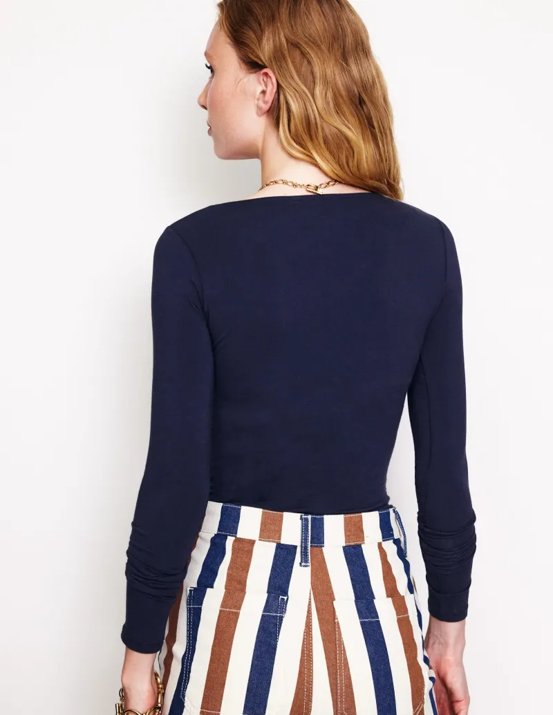 T-shirts & Tops | Oberteile | Boden Doppellagiges Oberteil mit tiefem Rundhalsausschnitt- Marineblau