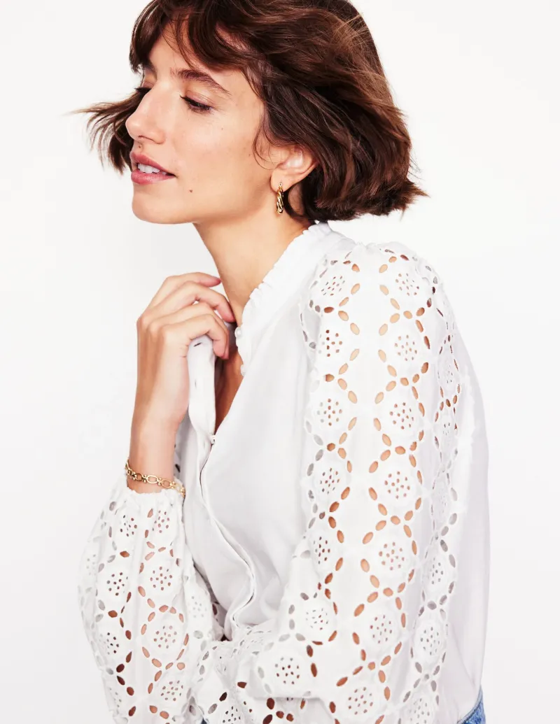 T-shirts & Tops | Oberteile | Boden Eden Bluse mit Lochstickerei- Weiß