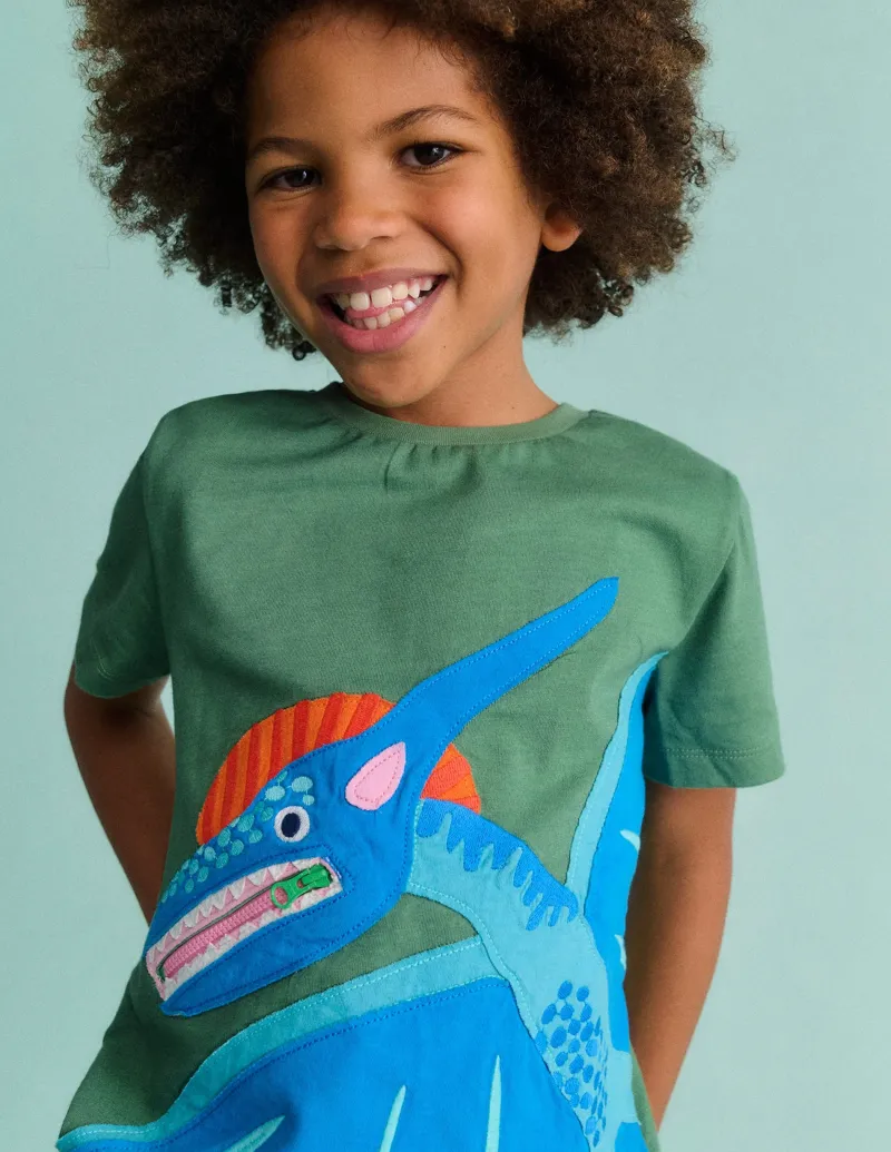 Oberteile & T-shirts | Boden T-Shirt mit Applikation und Reißverschlussdetail-Krötengrün Dinosaurier KrötengrünDinosaurier