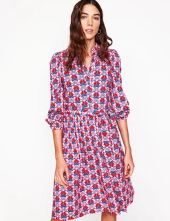 Kleider & Jumpsuits | Knielang | Boden Willow Kurzes Hemdblusenkleid mit Rüschen-Mohnrot, Geometrisches Gänseblümchenmuster Mohnrot,GeometrischesGänseblümchenmuster