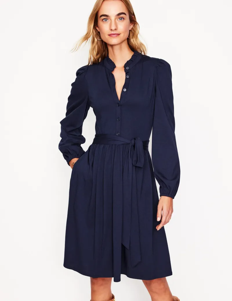 Kleider & Jumpsuits | Knielang | Boden Willow Kurzes Hemdblusenkleid mit Rüschen-Aqua Marine Marl AquaMarineMarl